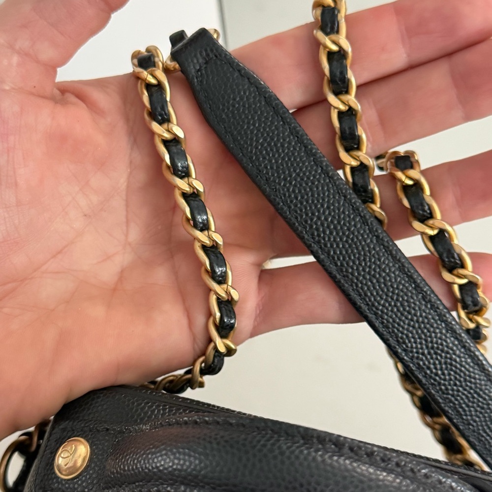 CHANEL Filigree Vertical Vanity Case Quilted Caviar EUC Box 2 COA’s ~ FLASH SALE - Picture 12 of 13
